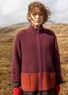 Gestrickte Jacke „Sälen“ aus Wollbouclé (aubergine L)