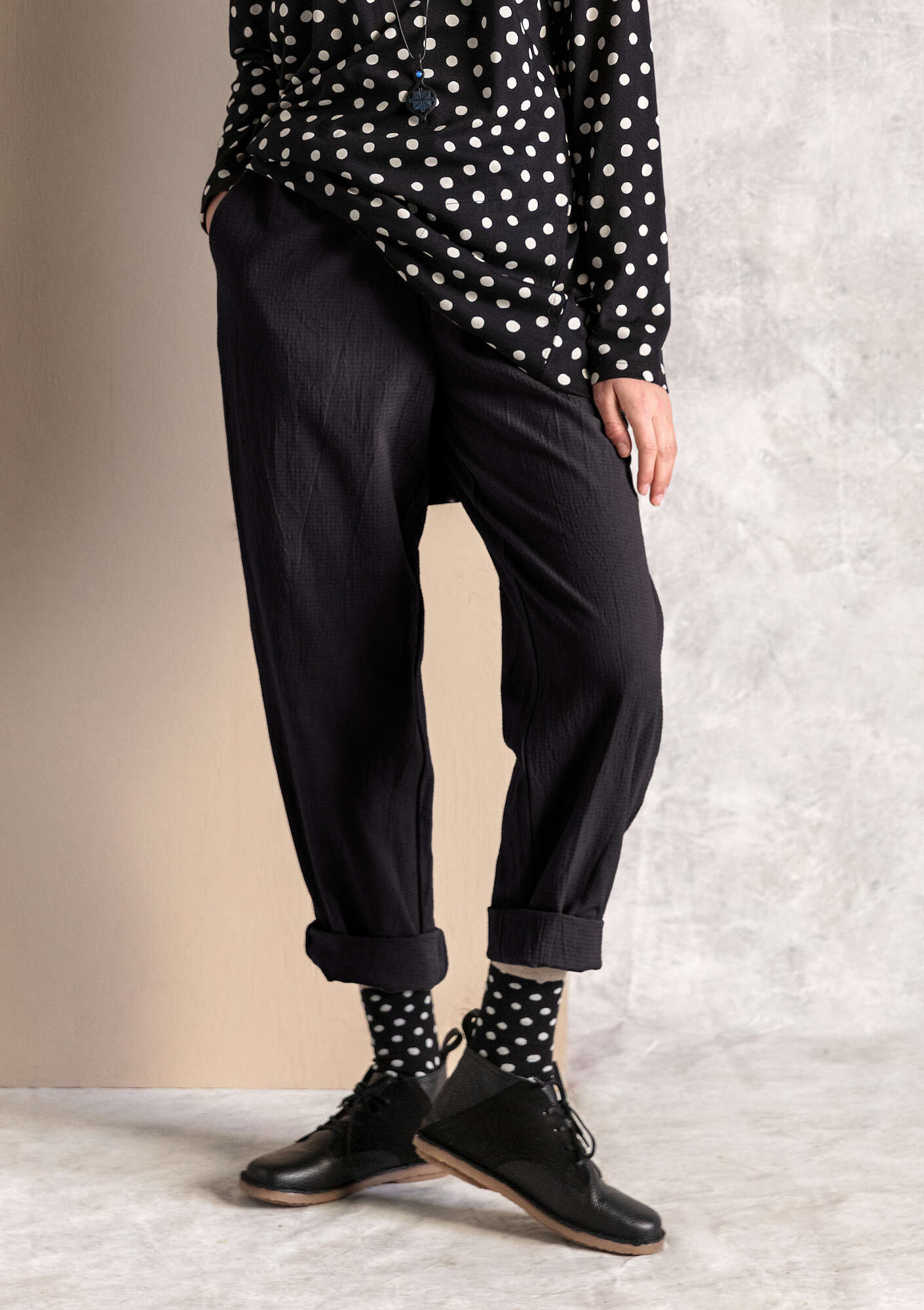 Woven pants in organic cotton black thumbnail