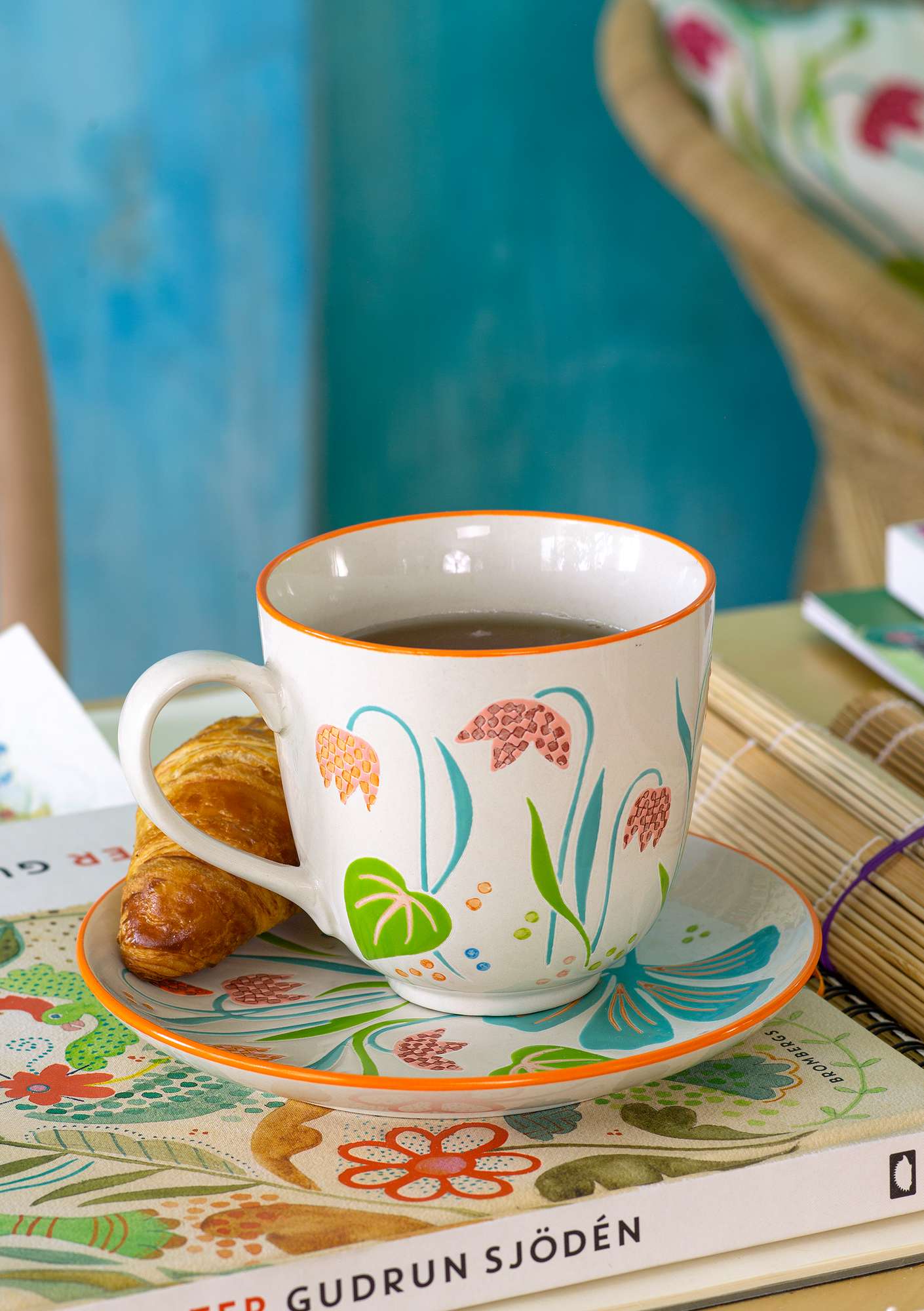 Tasse à thé ”Ängslilja” en céramique écru thumbnail