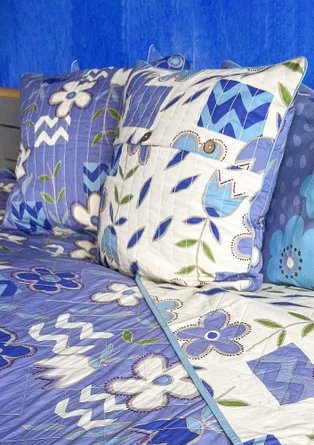 “Drömmar” organic cotton quilted cushion cover - dark lavender