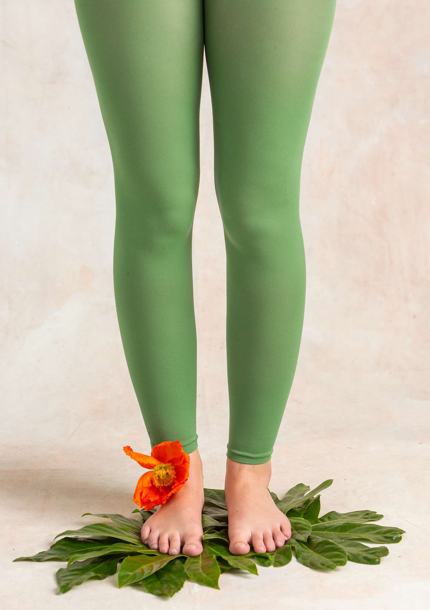 Solid-colour leggings made from recycled polyamide coriander thumbnail