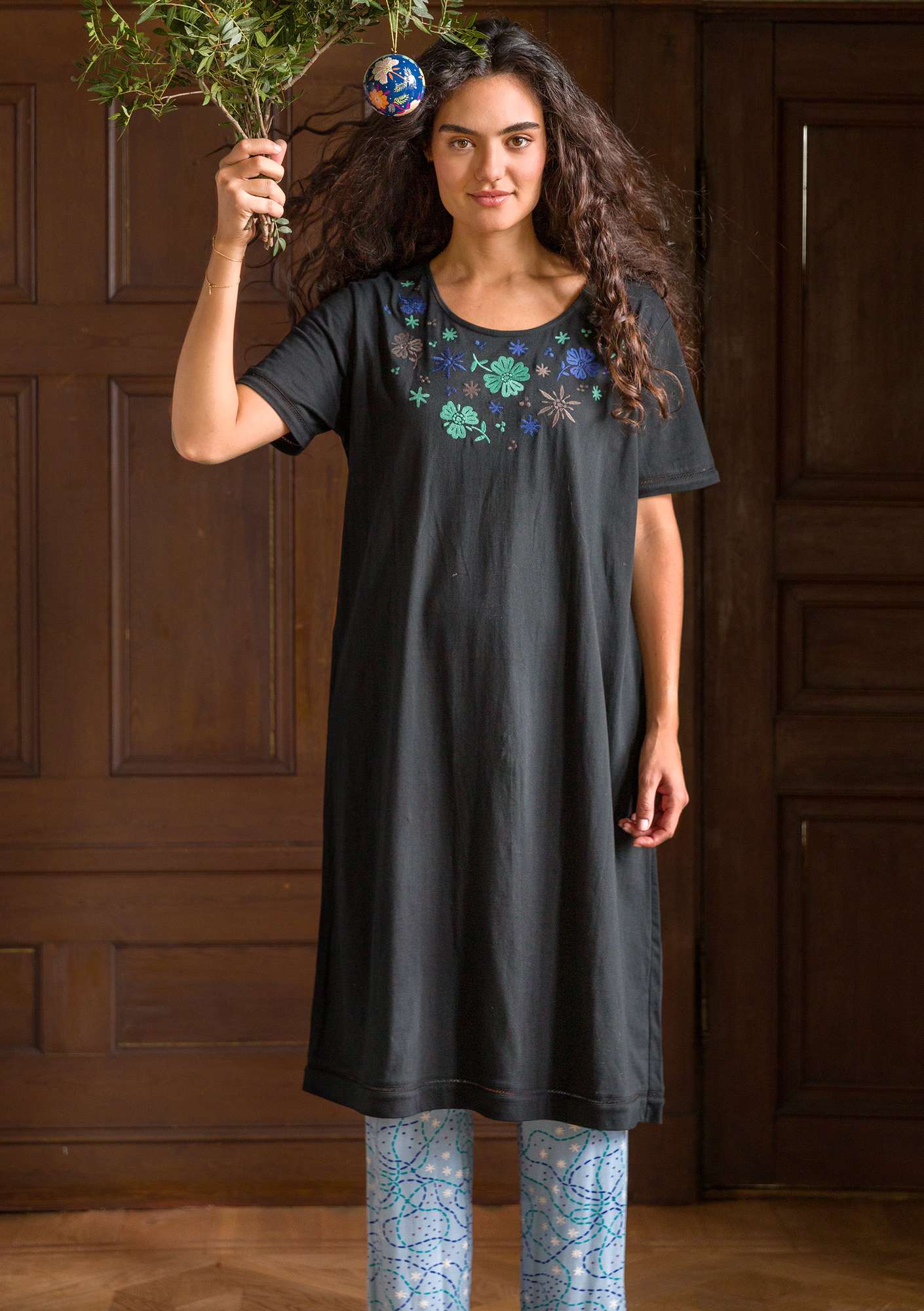 “Athenea” nightgown in organic cotton black thumbnail