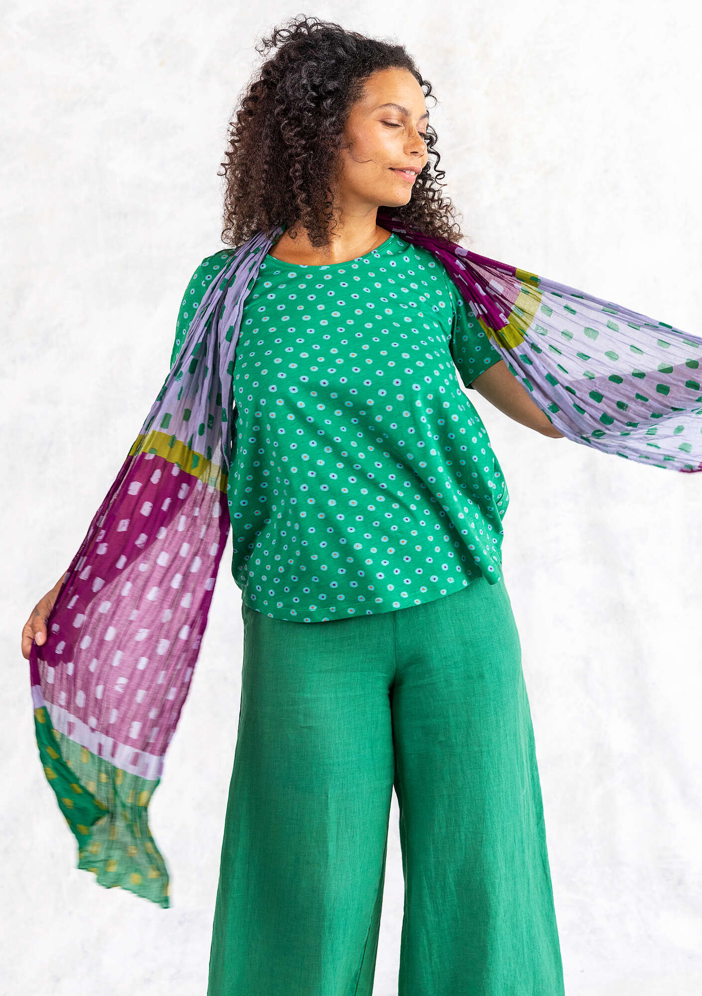 “Hilda” shawl in organic cotton petunia
