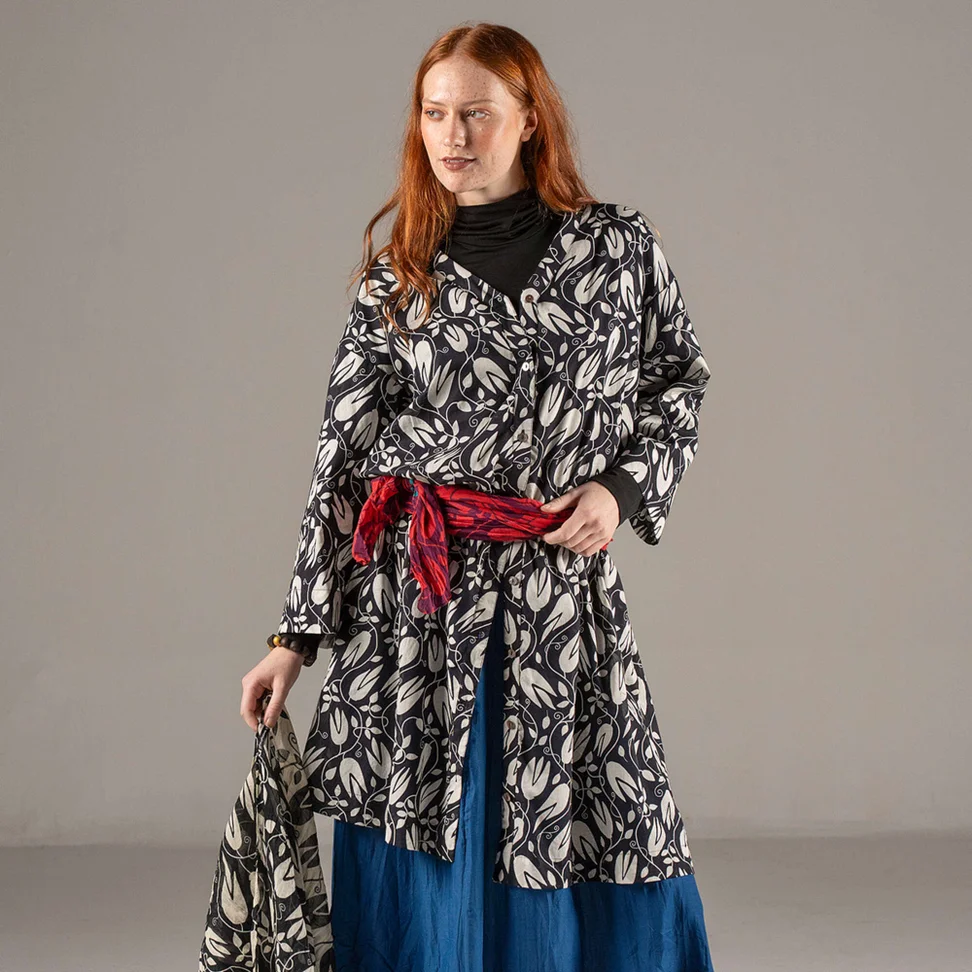 Woven “Kelly” dress in organic cotton - black/patterned