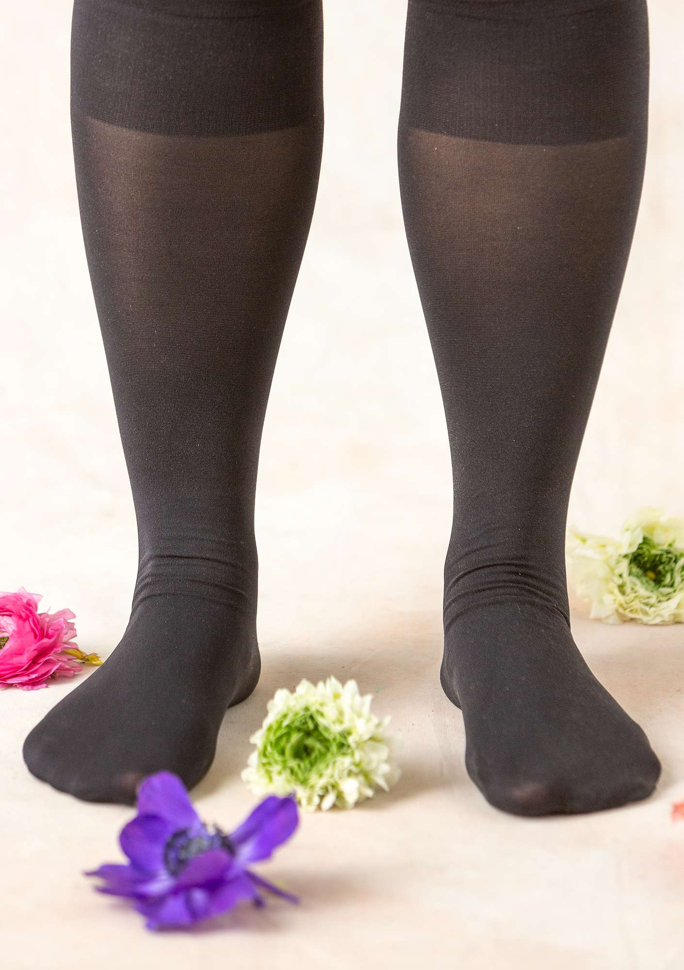 Solid-colour knee-highs in recycled polyamide black thumbnail