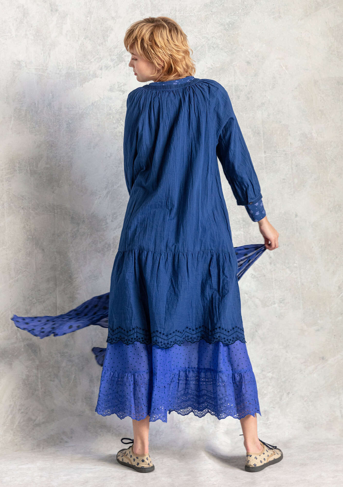 Woven dress in organic cotton indigo blue