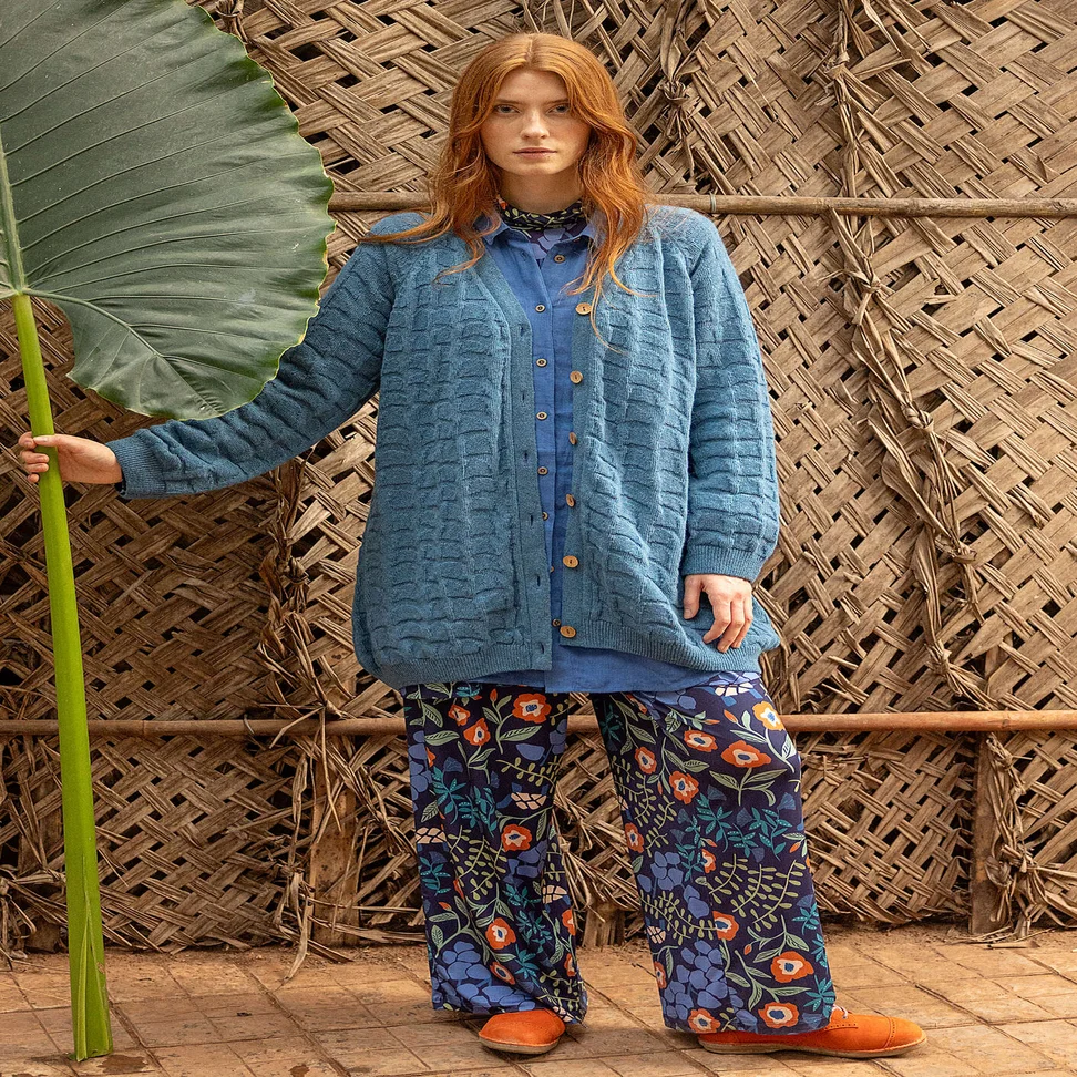Langstrickjacke „Harriet“ aus Recycling-Wollgemisch - indigofera-melange