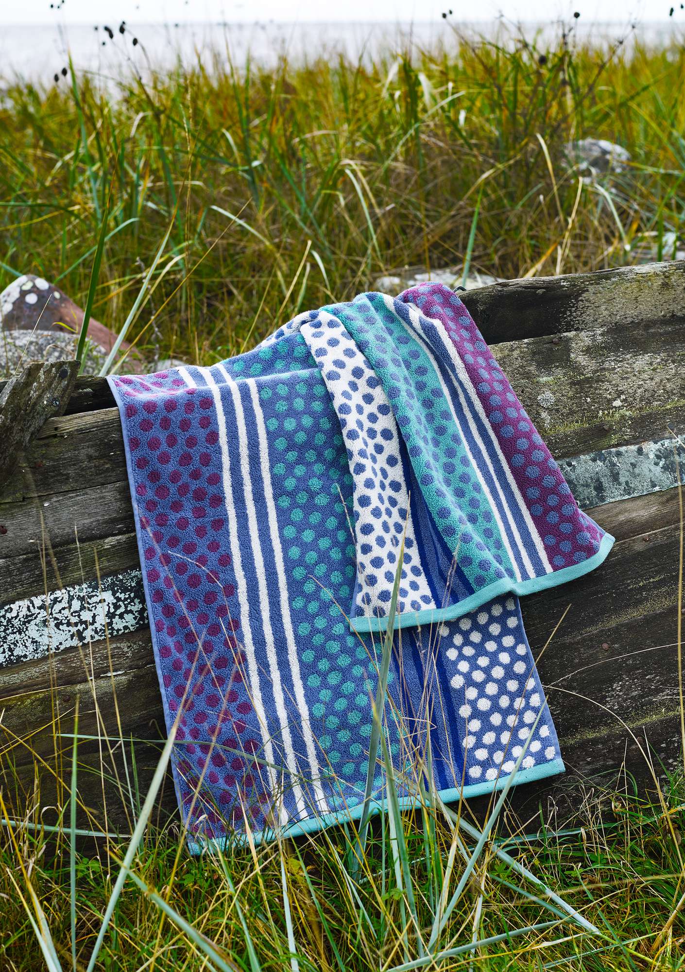 “Droppe” organic cotton towel sky blue thumbnail