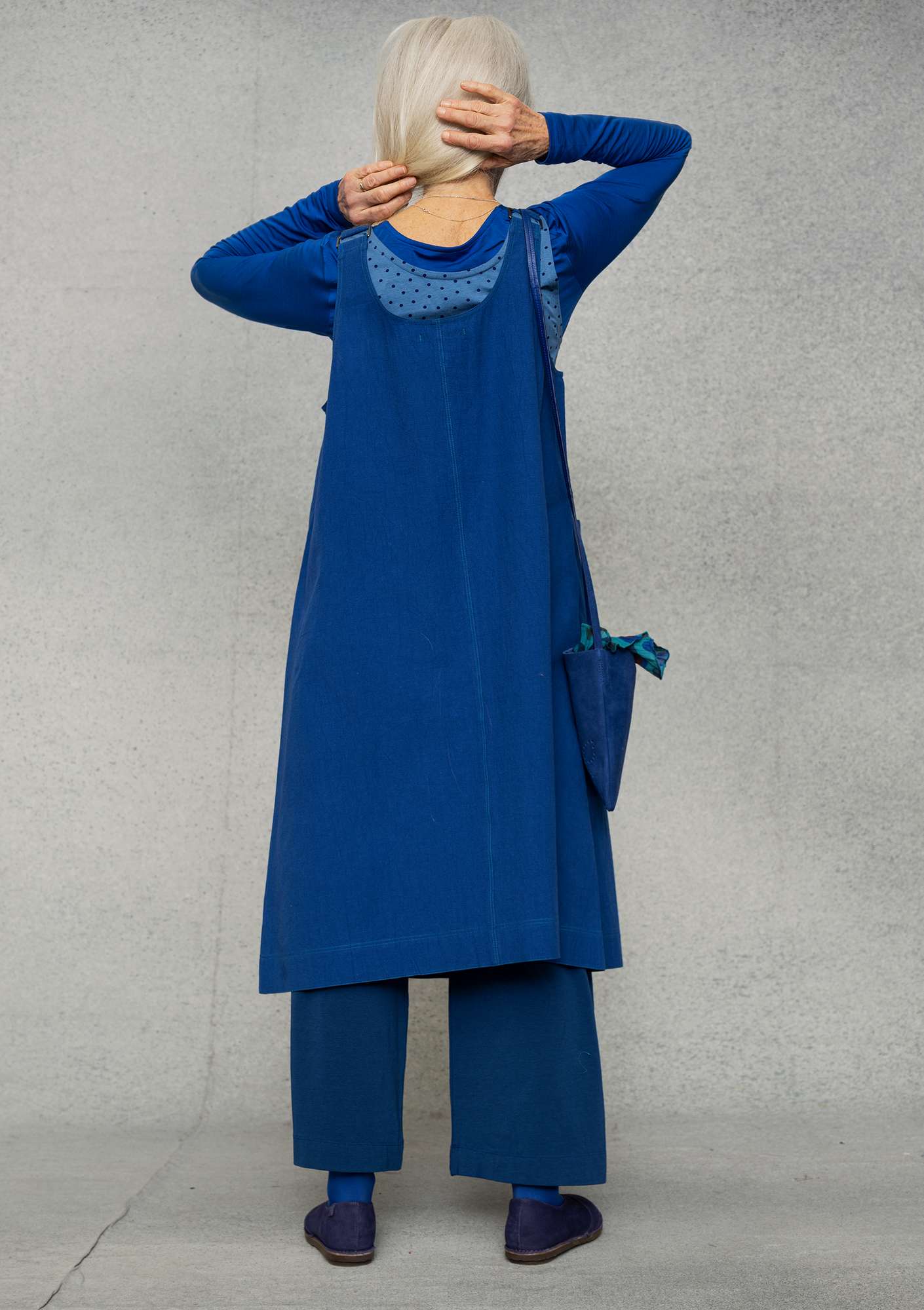 Woven balalaika dress in organic cotton/linen klein blue