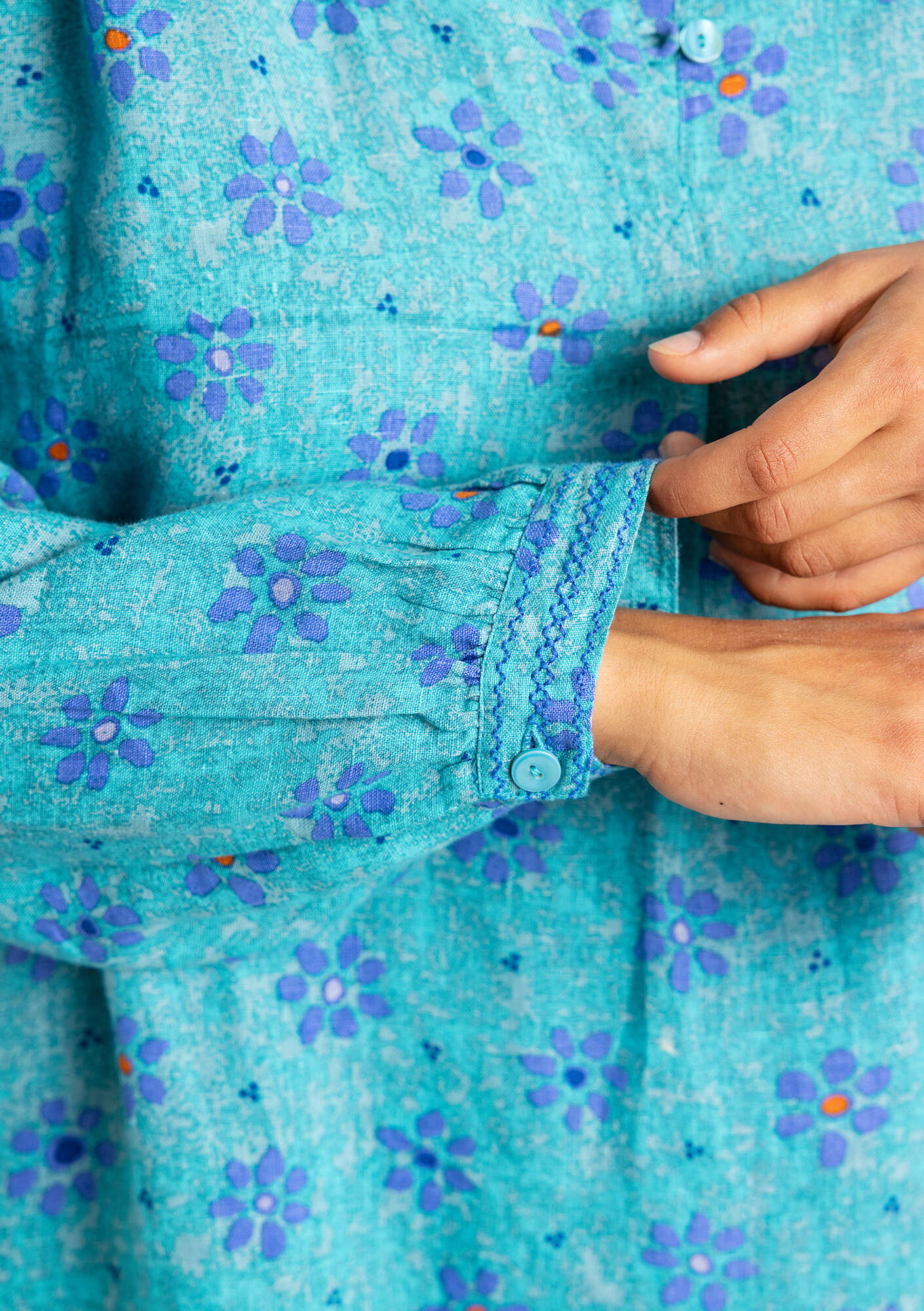 “Ester” woven blouse in linen meadow brook/patterned thumbnail