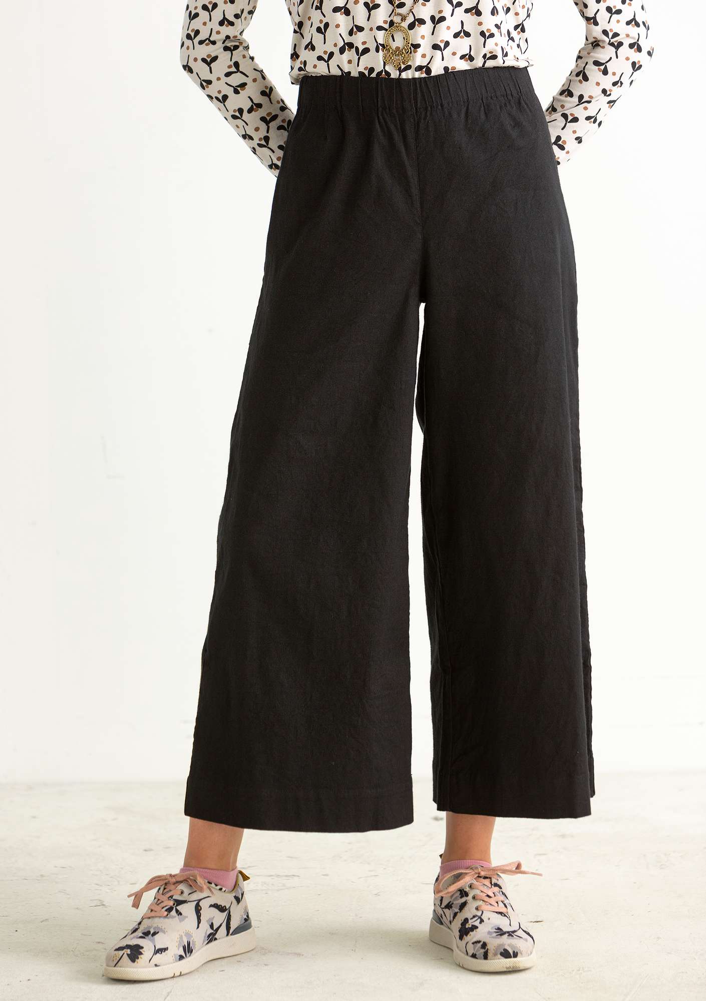 Pantalon en coton biologique/lin/élasthanne noir thumbnail