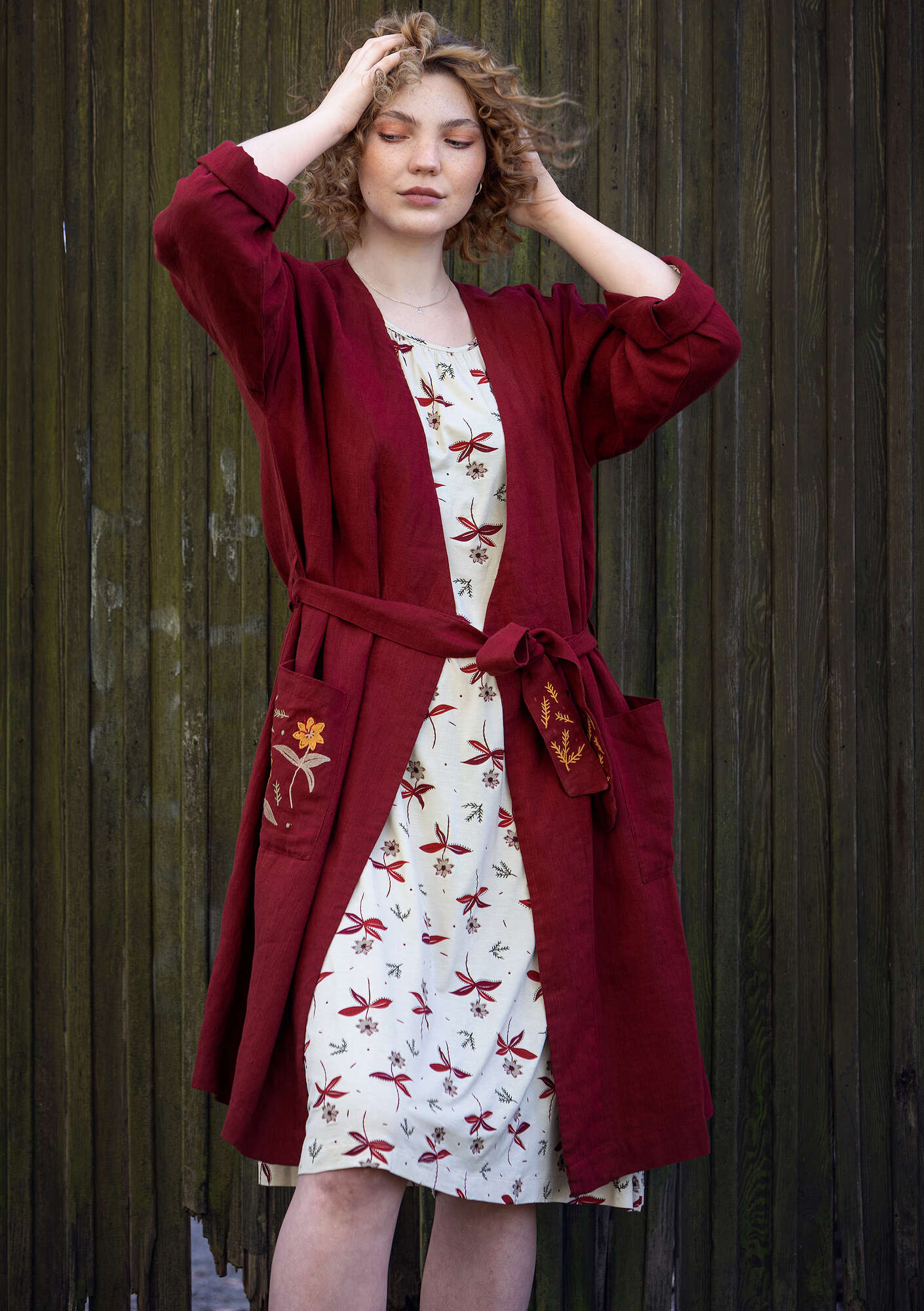 “Tuvstarr” woven kimono in linen agate red
