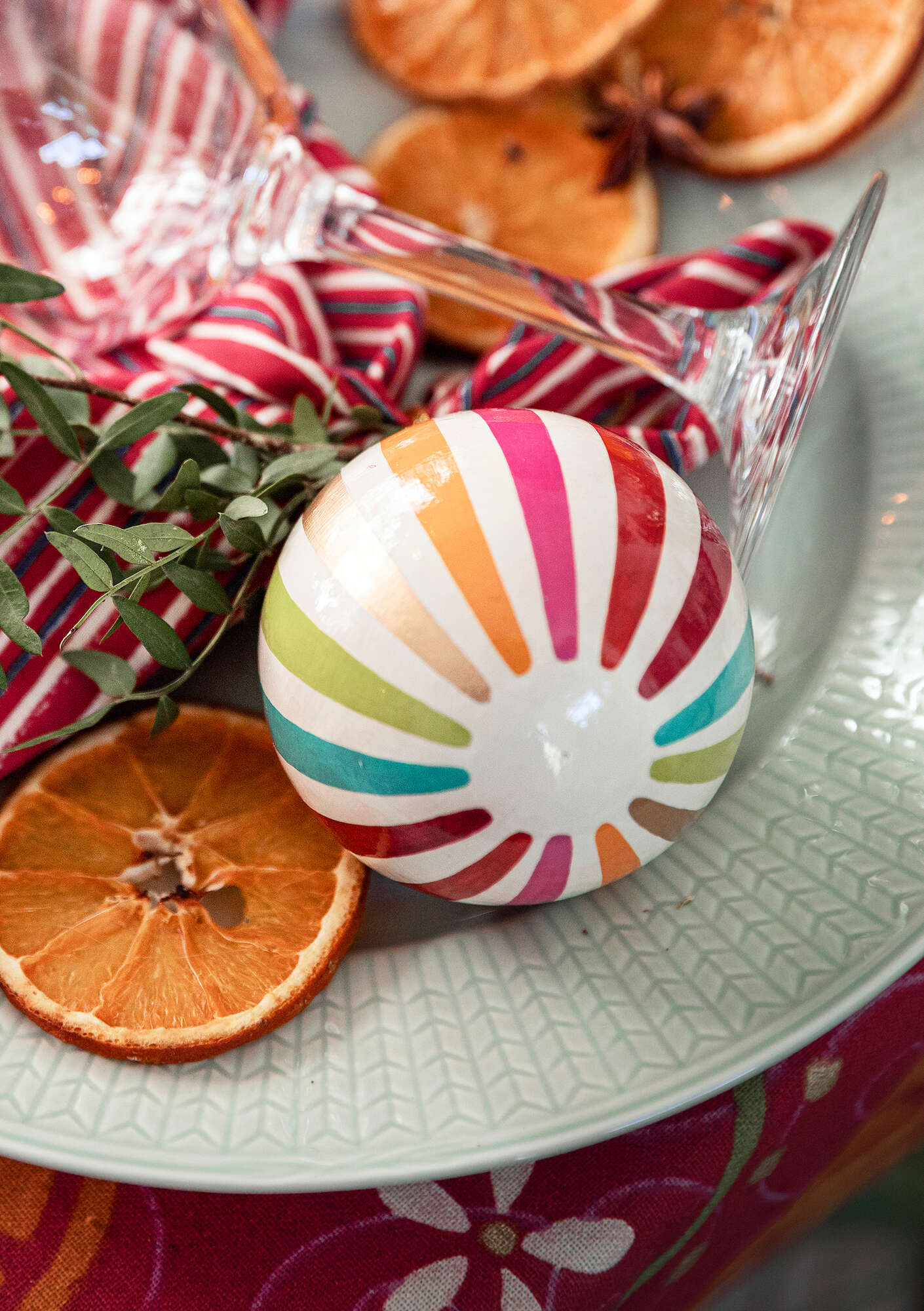 Christmas baubles dark natural/striped