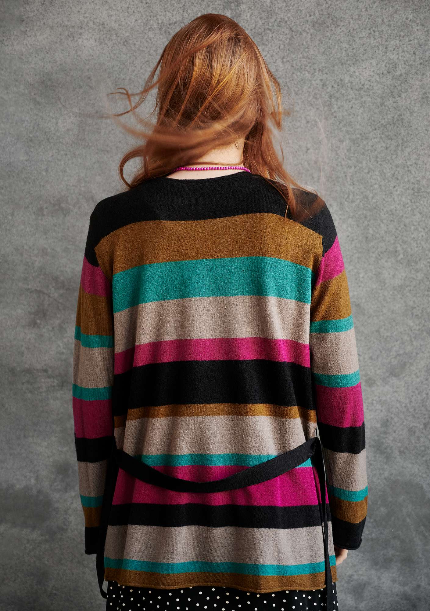 Ensfarget og stripete omslagsjakke i tovet ull mønstret/svart thumbnail