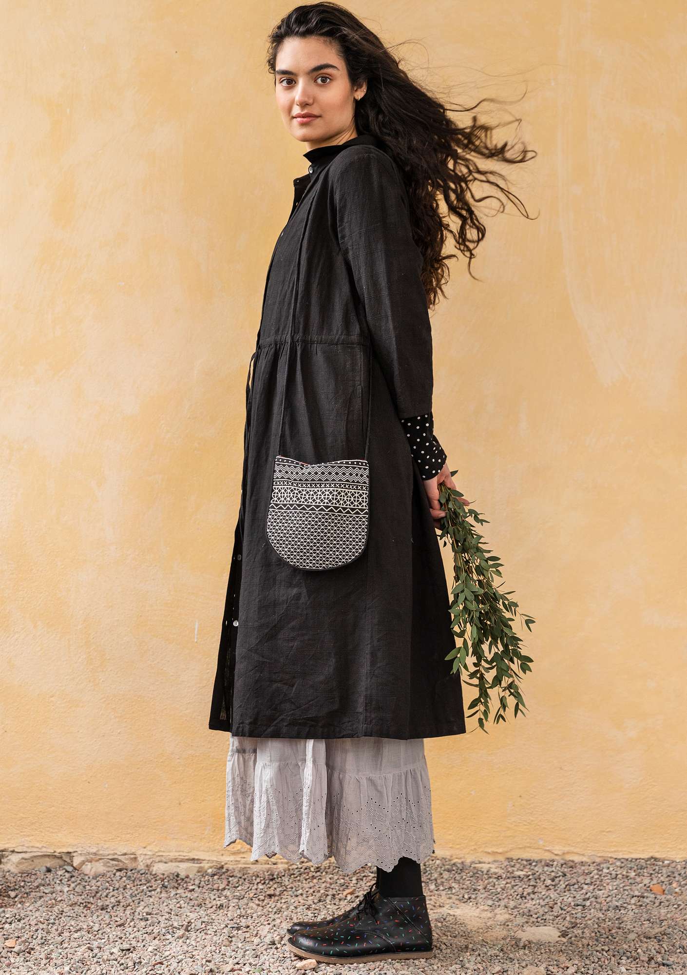 Woven organic cotton/linen dress black thumbnail