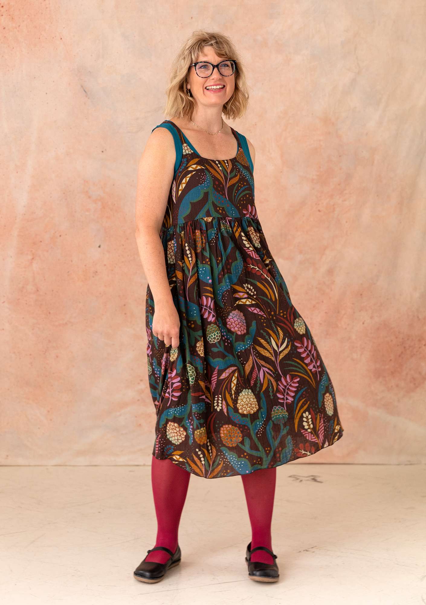 Vevd kjole «Artichoke» i økologisk bomull morbær
