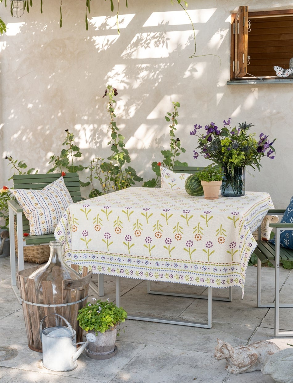 Decorate the patio with patterns