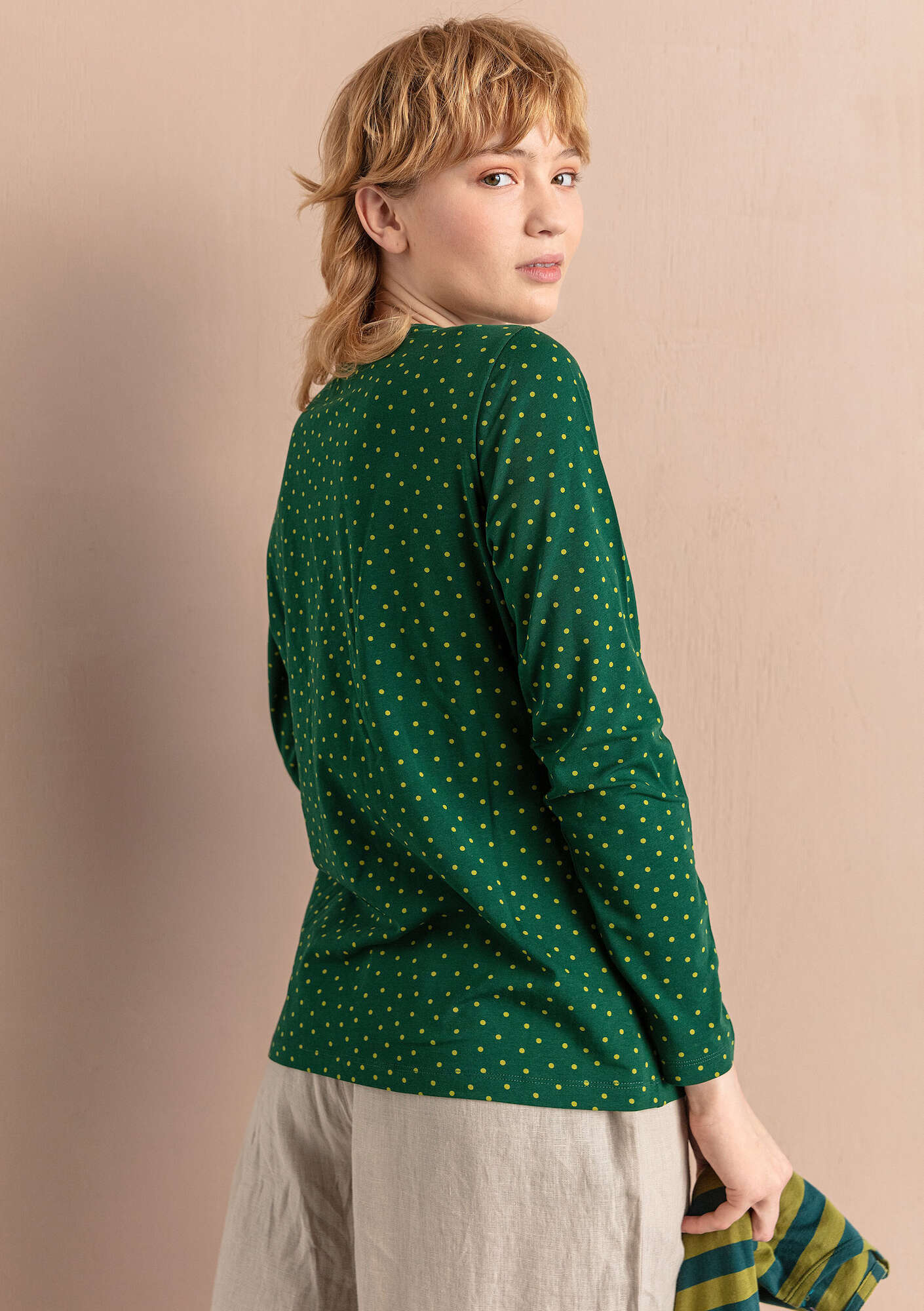 “Pytte” jersey top in organic cotton/spandex bottle green/patterned