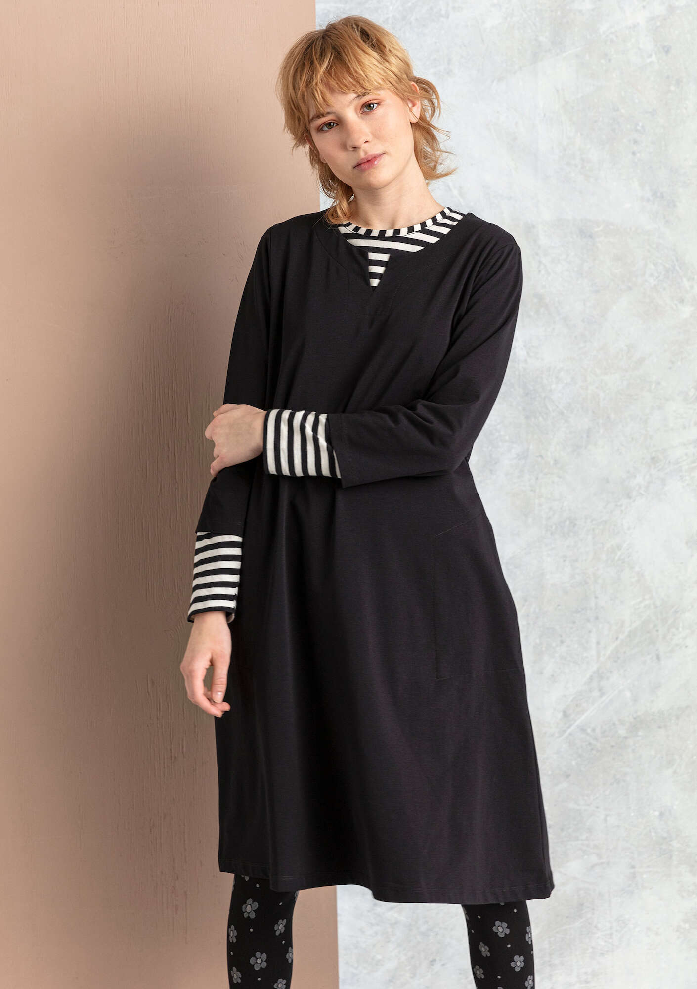 “Belle” organic cotton/elastane jersey dress black thumbnail