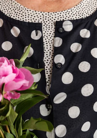 Robe tissée ”Tindra” en coton biologique - noir/motif