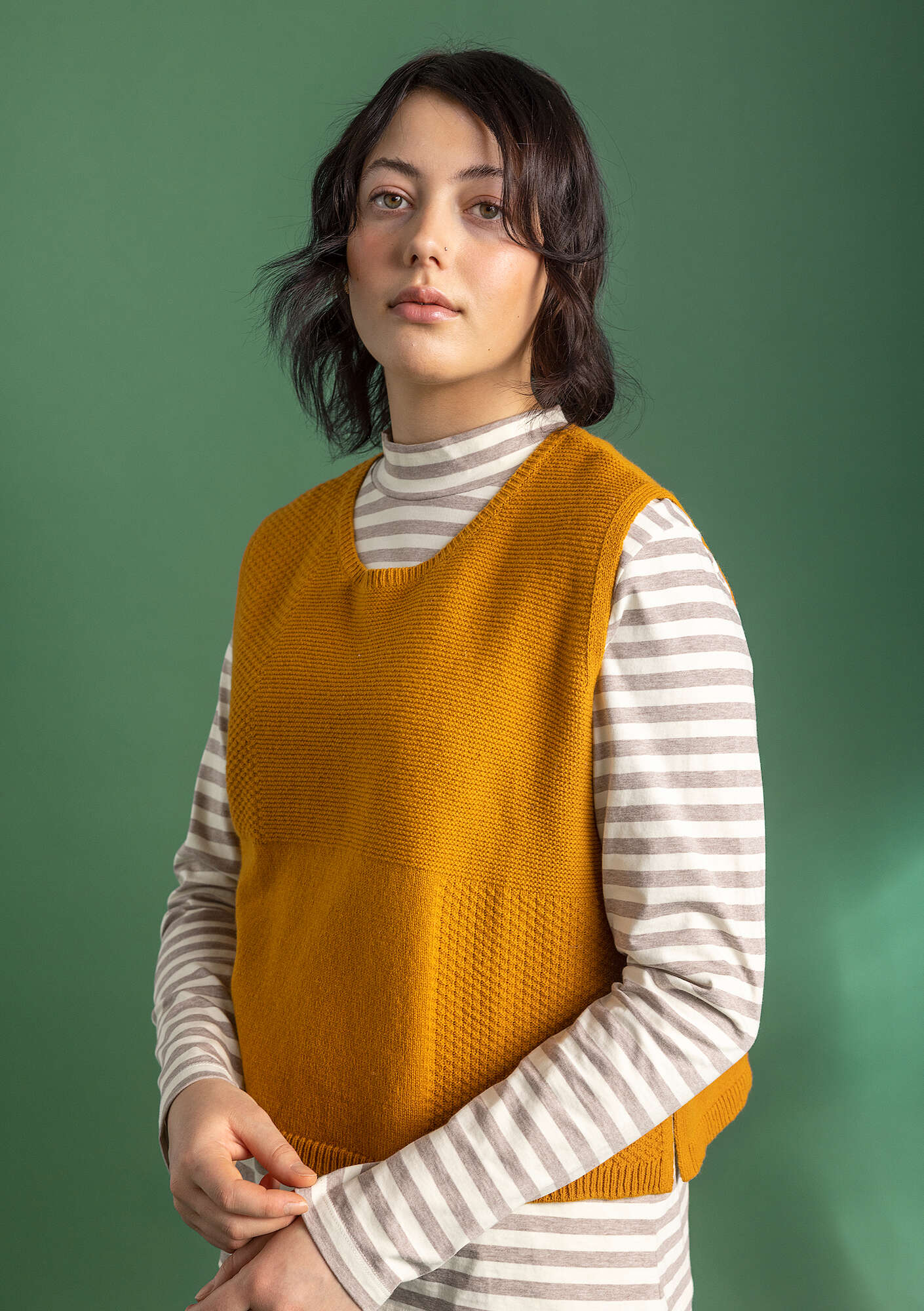 Wool/cotton knit waistcoat mustard
