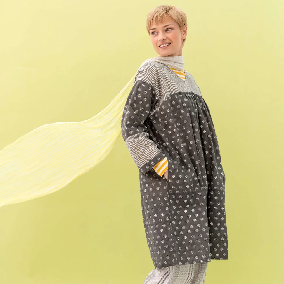 Robe ”Millie” en coton biologique tissé - graphite