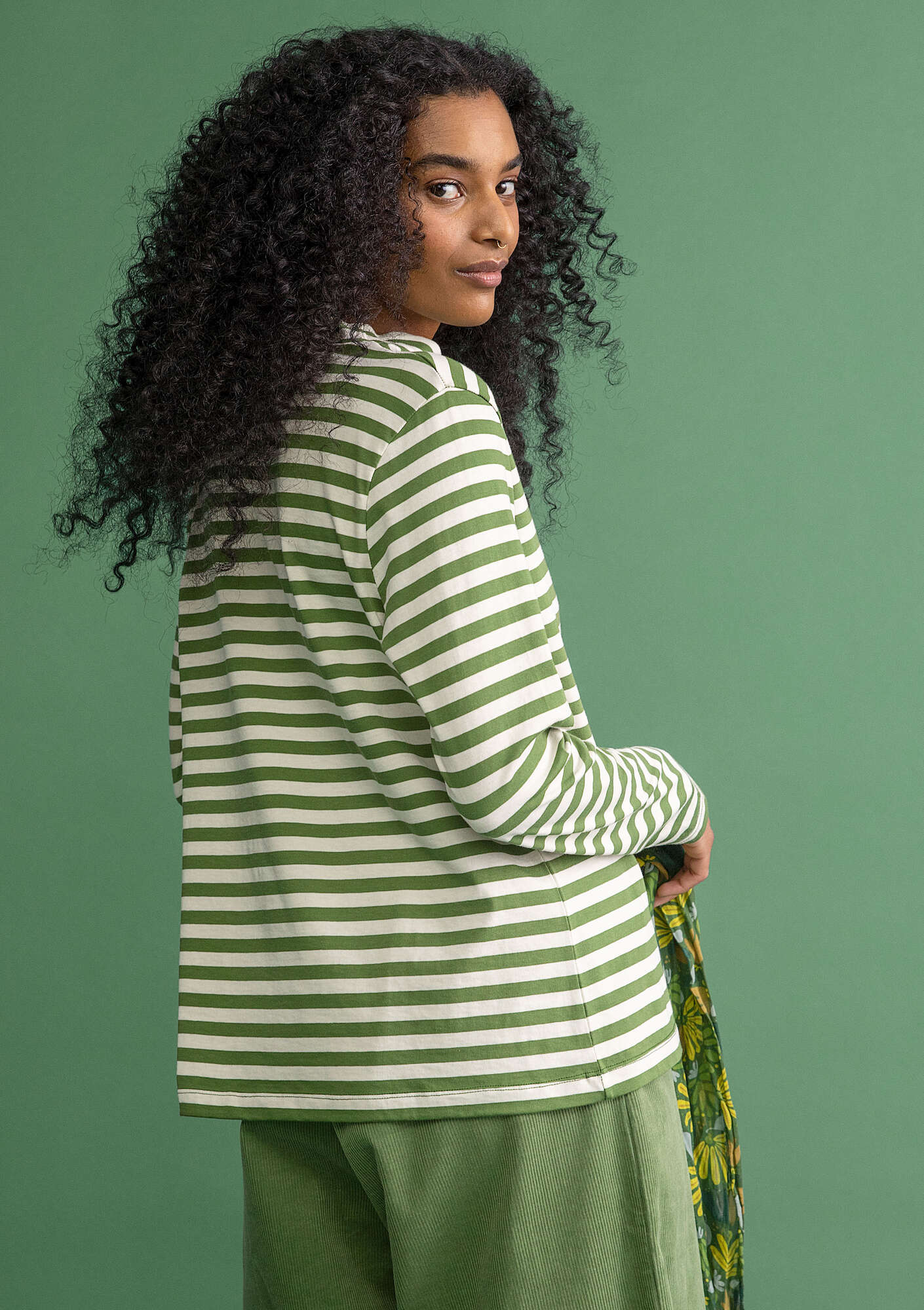 Striped mock turtleneck in organic cotton grass green/unbleached thumbnail