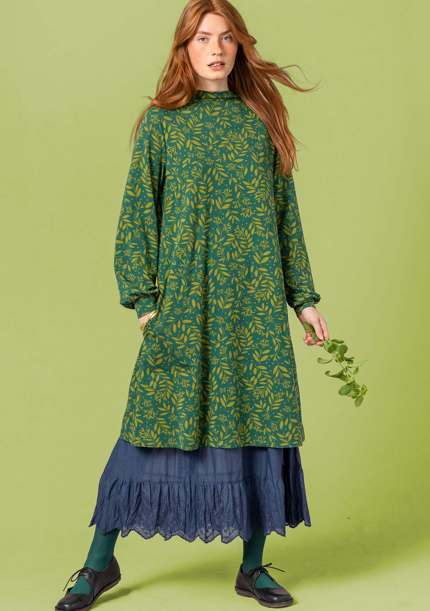 “Bladmynta” jersey dress made of organic cotton/modal/elastane asparagus/patterned thumbnail