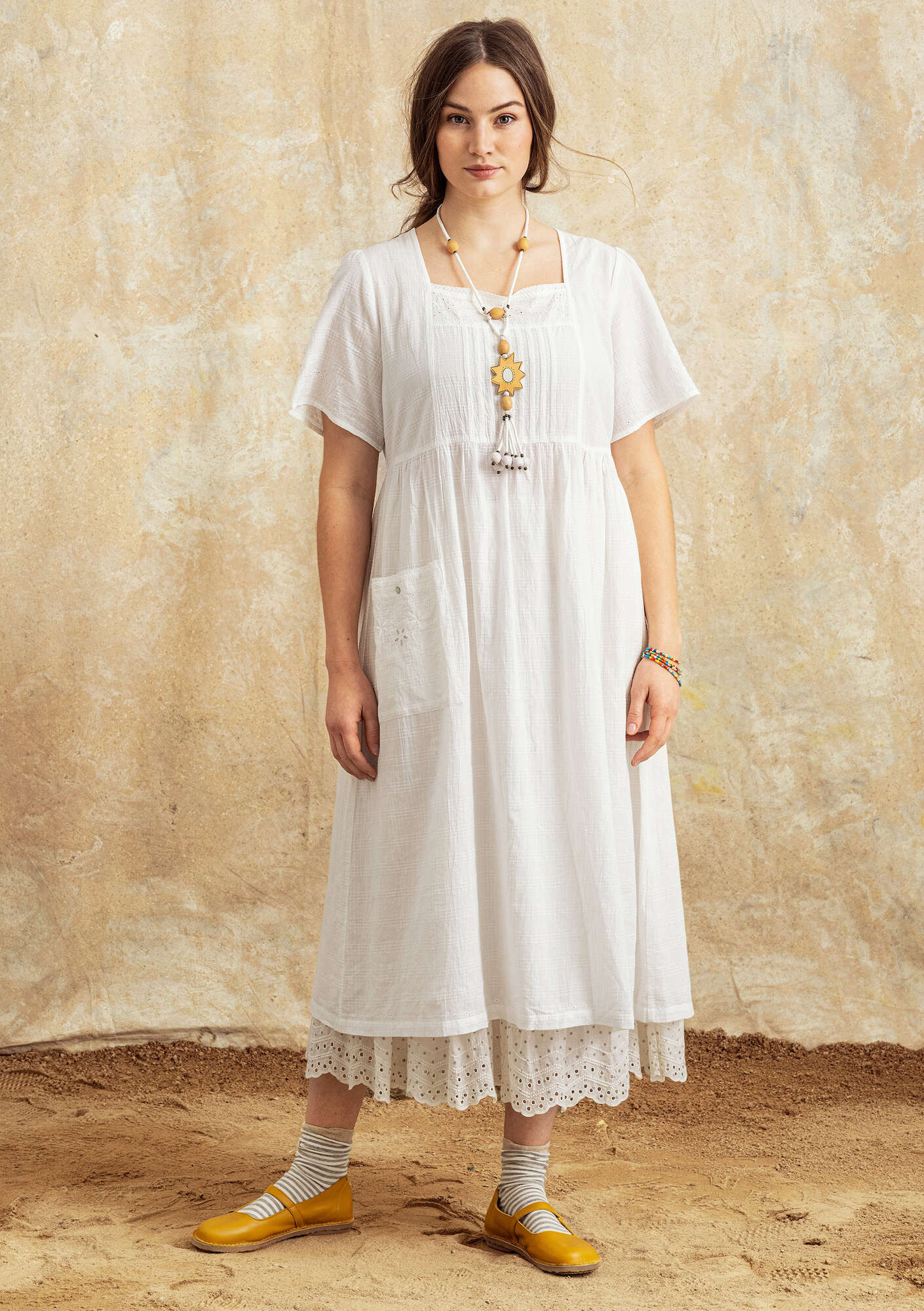 Vevd kjole «Tania» i økologisk bomull halvbleket