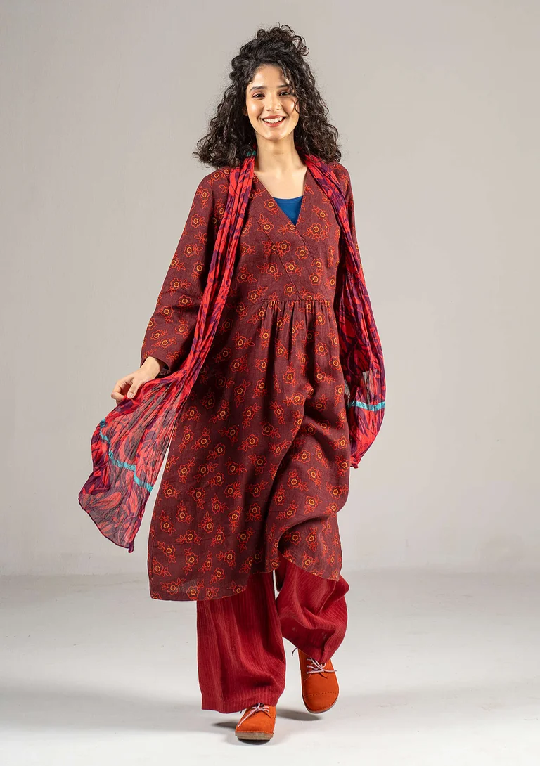 Woven “Bodil” dress in linen - aubergine/mønstret