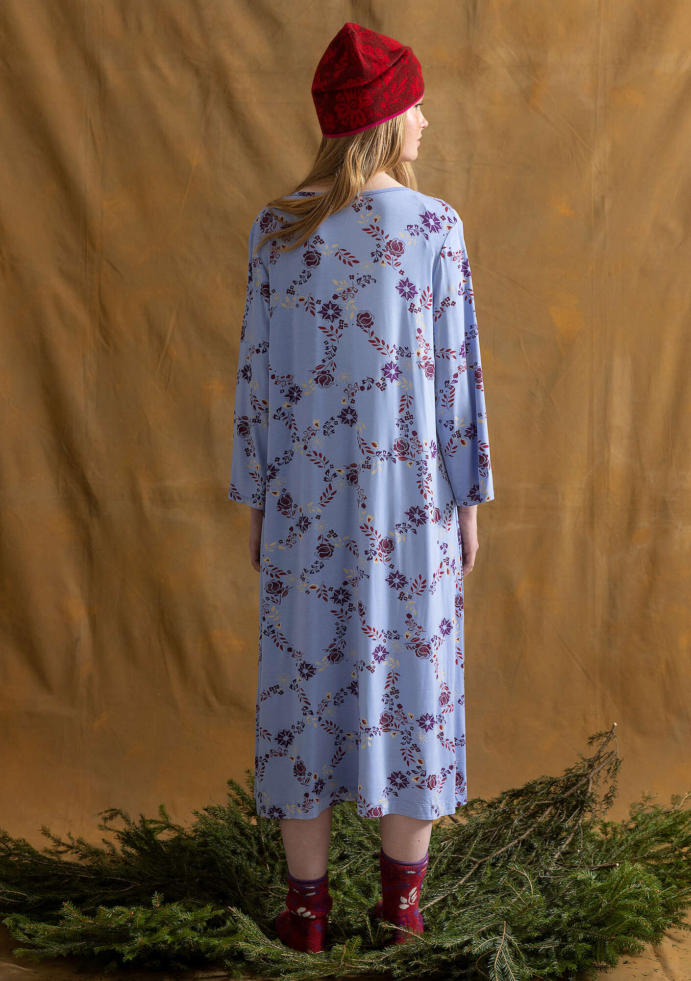 Frostnatt nightgown dark lavender