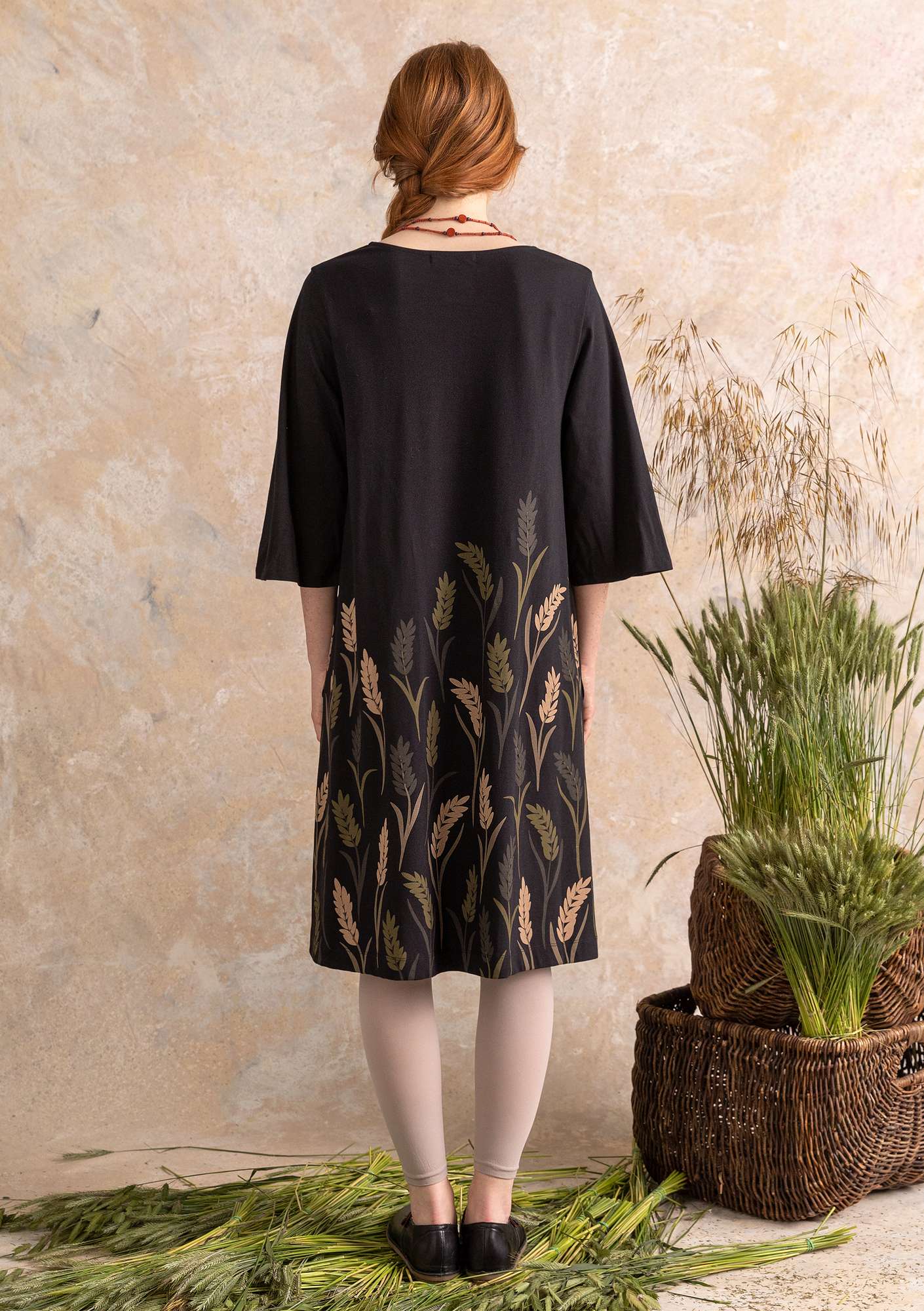 “Wheat” jersey dress in organic cotton black thumbnail