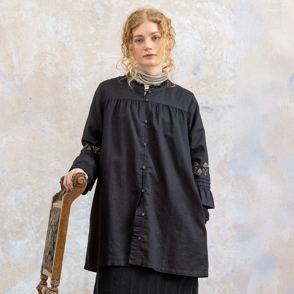 “Kiruna” woven tunic in organic cotton/linen - black