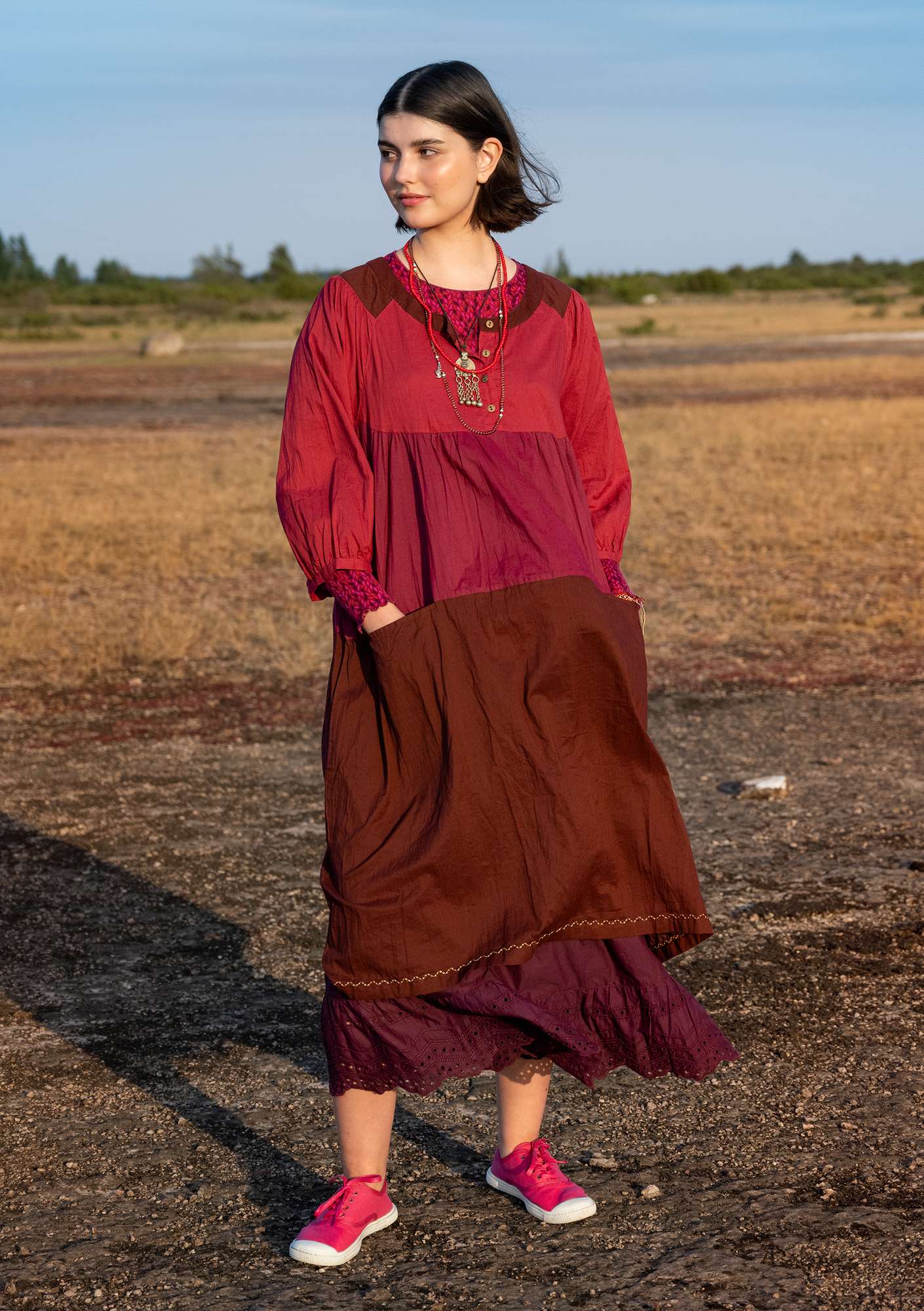 Kleid „Desert“ aus Öko-Baumwollgewebe dunkelhibiskus thumbnail