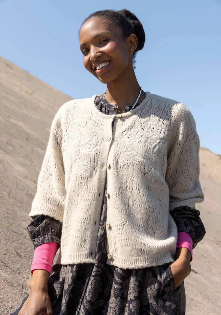Strickjacke „Shadow“ aus Lammwollmischung - hellsand