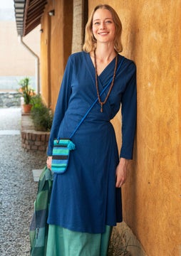 Solid-colored dress indigo blue