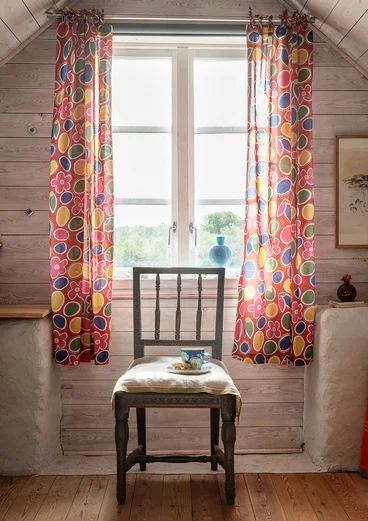 “Sol” short-length, organic cotton curtain - amaryllis