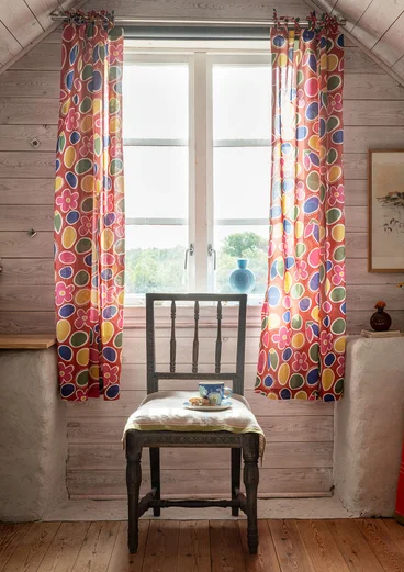 “Sol” short-length, organic cotton curtain - amaryllis