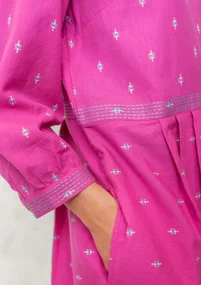 Robe tissée à motif "Signe" en coton bio - rose sauvage