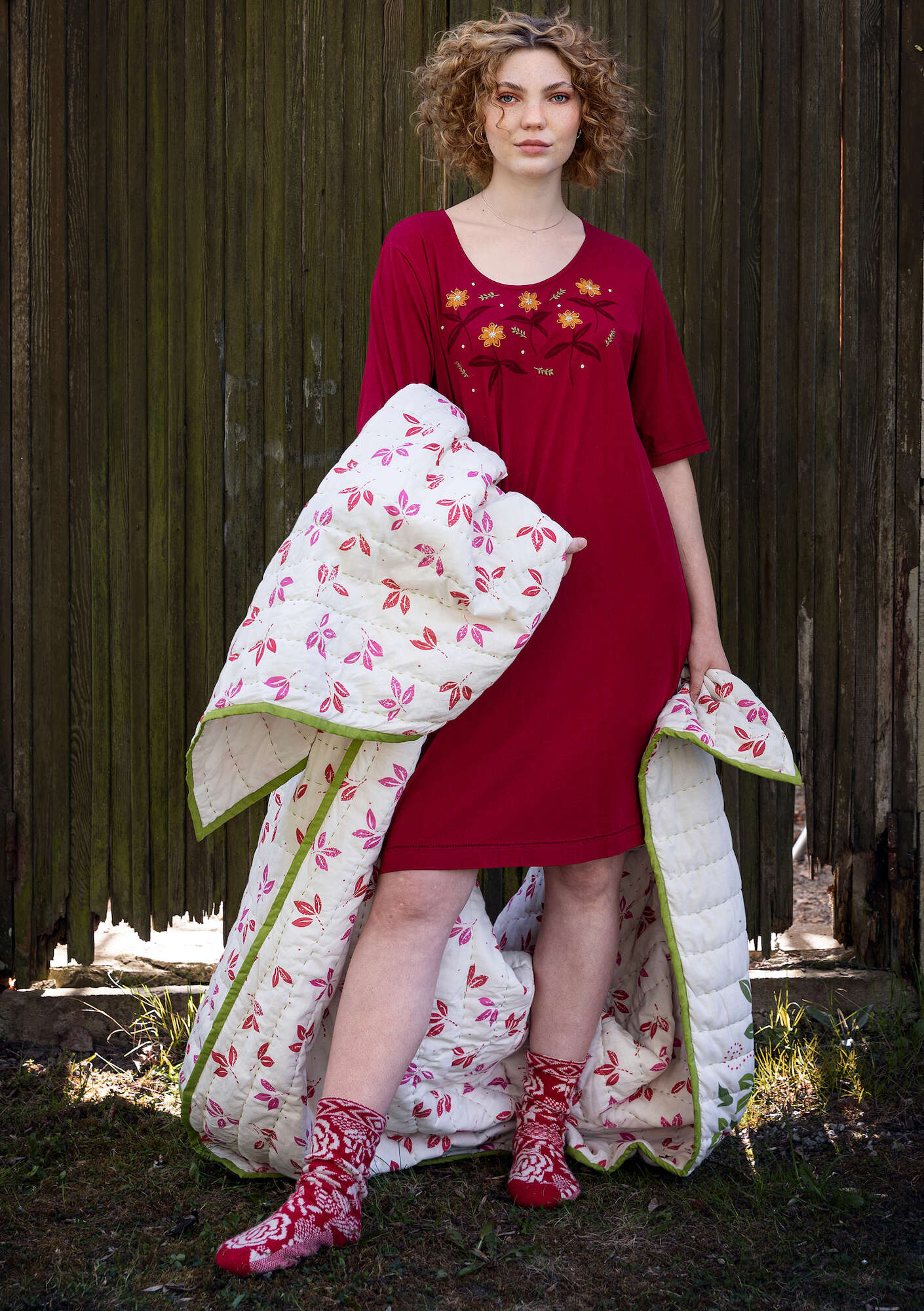 “Skogsstjärna” nightgown in organic cotton cranberry thumbnail
