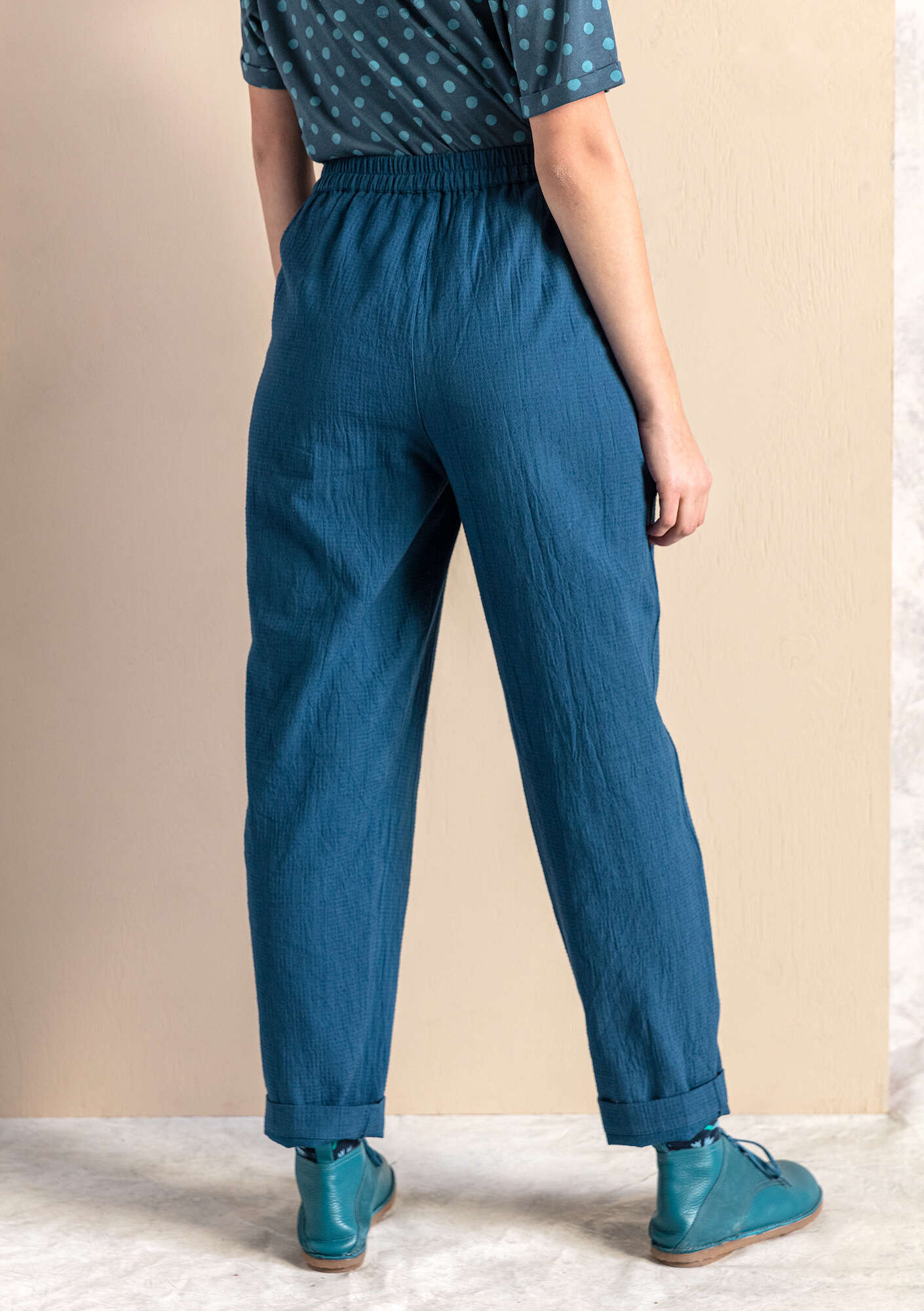 Pantalon en coton biologique tissé bleu indigo