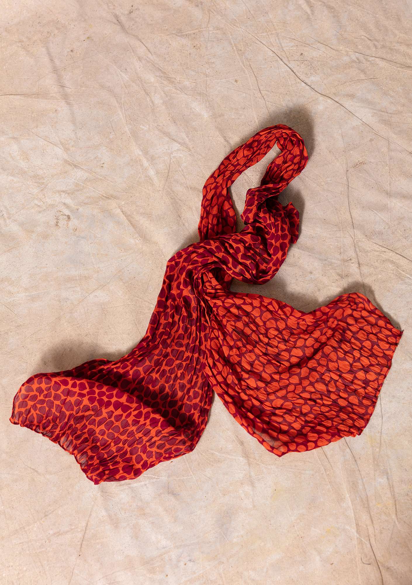 Tørklæde  Serafina  i økologisk bomuld purpur/mønstret thumbnail