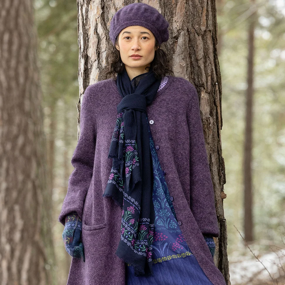 “Kiruna” woven scarf in wool - ink blue