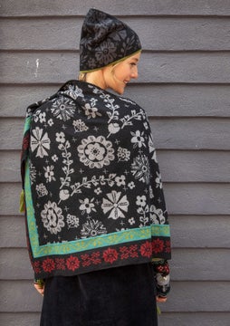Folklore shawl black