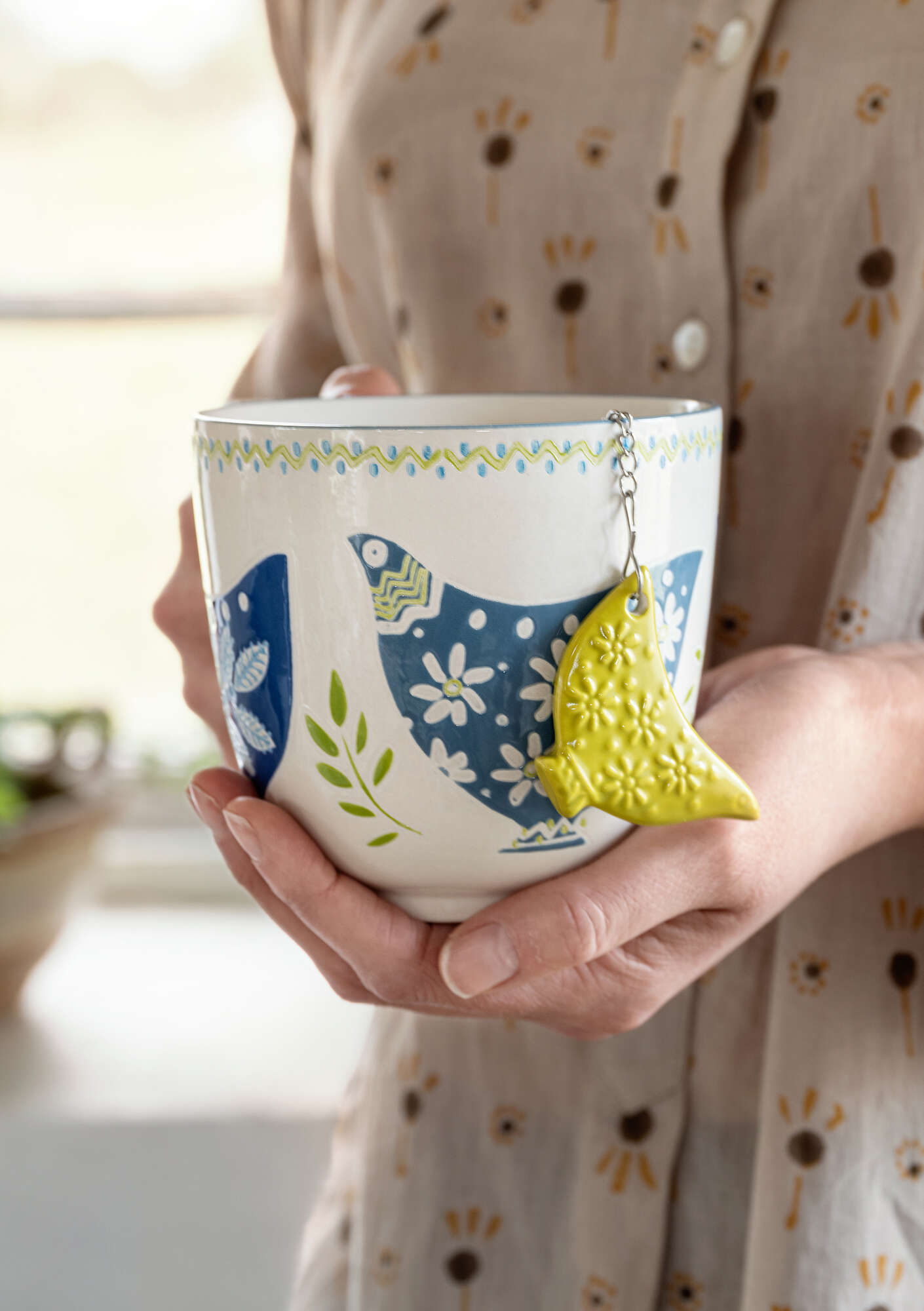 Tasse à thé  Okarina  en céramique indigotier thumbnail