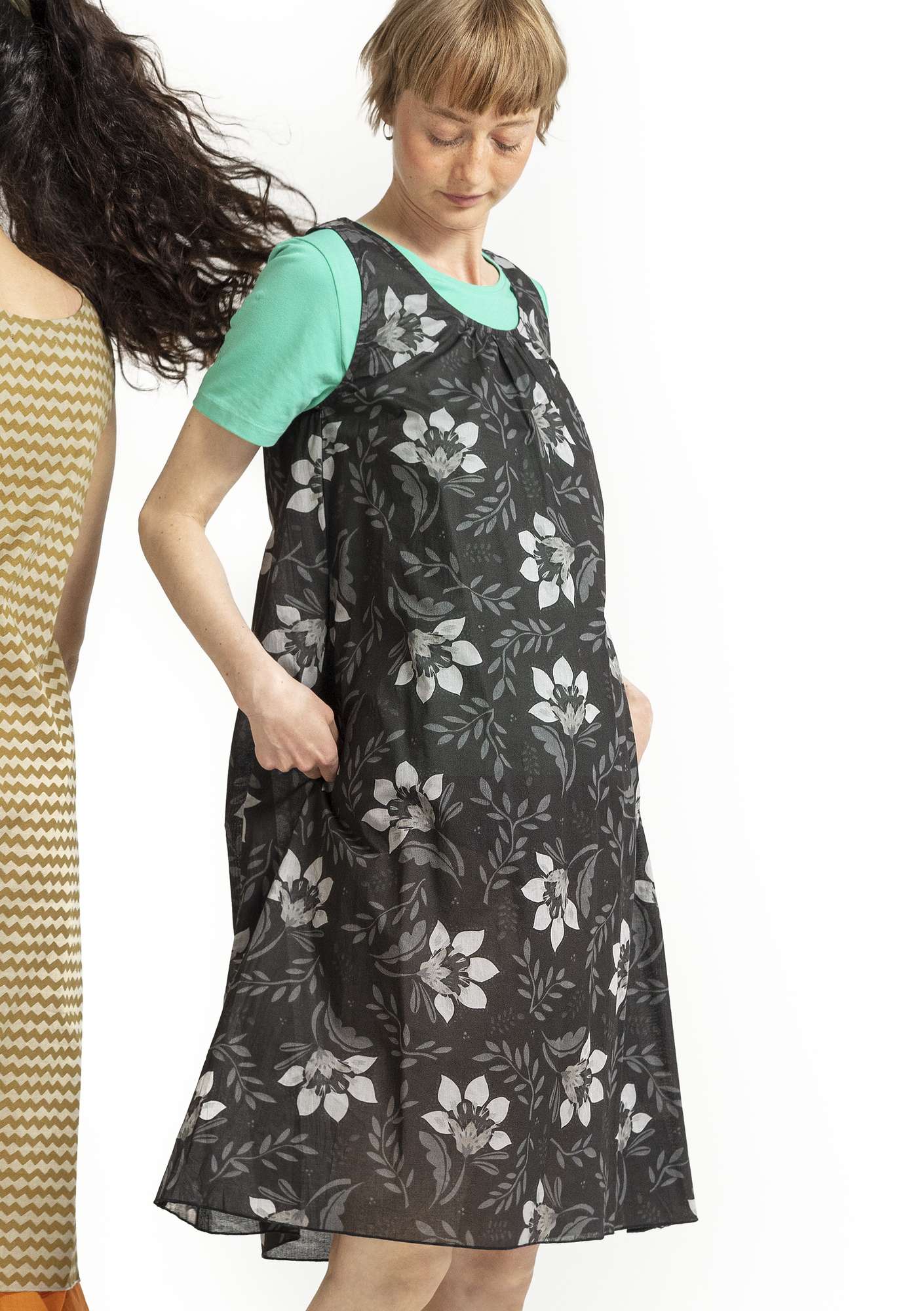 Geweven jurk  Lea  van biologisch katoen donker asgrijs thumbnail