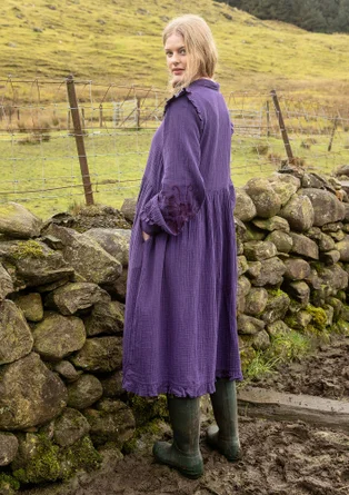Einfarbiges Kleid „Frigg“ aus Bio-Baumwolle - brombeere