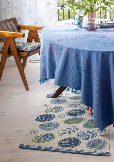 “Nest” hallway runner in organic cotton - flax blue