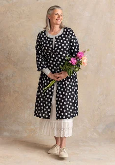 Vävd klänning ”Tindra” i ekologisk bomull - svart/mönstrad