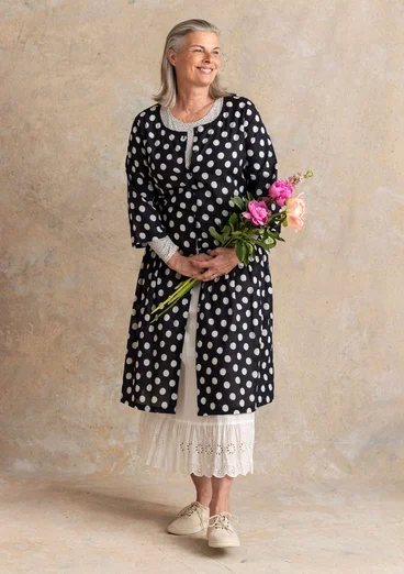 Robe tissée ”Tindra” en coton biologique - noir/motif